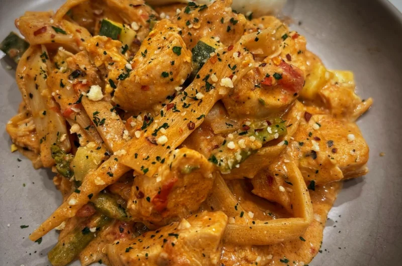 One-Pan Keto Chicken Alfredo: Creamy & Comforting