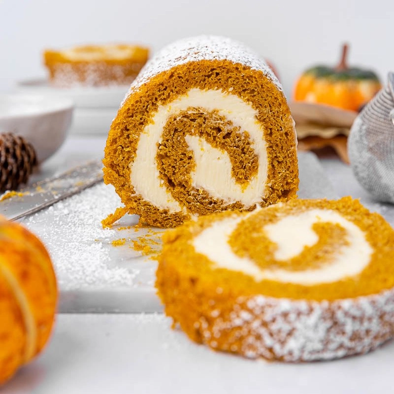 Pumpkin Roll with Cream Cheese Filling